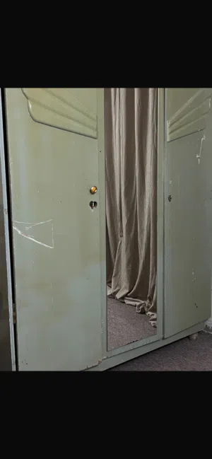 كنتور ثلاث أبواب  حجمه كبير