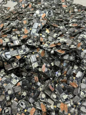 شراء اللوحات الداخليه للهواتف الخربانه بالكيلو Buying damaged phone internal circuit boards by the