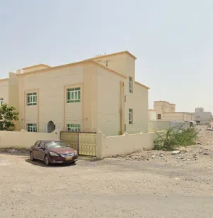 للبيع فيلا طابقين بالعامرات السادسة من المالك مباشرة