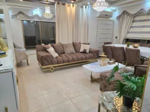 شقة في الياسمين{طابق اول"بسعر مغري 160متر مربع