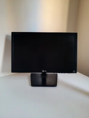 19.5 LG monitors for sale  in Amman
