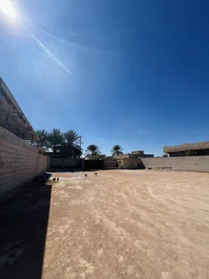 صفقة قوية في قزير – منزلين بسعر واحد  لو كنت تدور على مشروع جاهز أو سكن عائلي كبير... ركّز مع