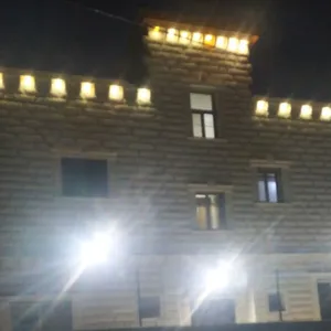 2 Floors . 400 m2 . Landlord0