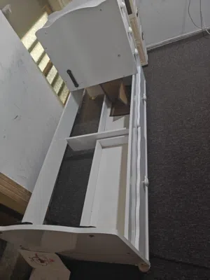سرير طفل مستعمل