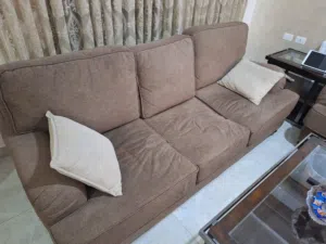 غرفة جلوس امريكي فاخره جدا للبيع بسعر 700 دينار و غرفة ضيوف تركي عااالي الجوده للبيع بسعر 900