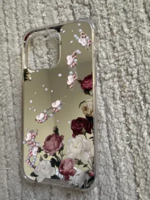 كفر iPhone 14 Pro max نسائي