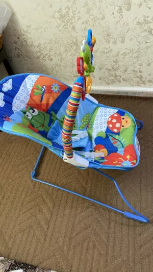 هزازه اطفال وسرير بحال الوكالة