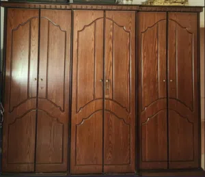 خزانة ملابس 3 ظرف و 6 أبواب بحالة ممتازة للبيع