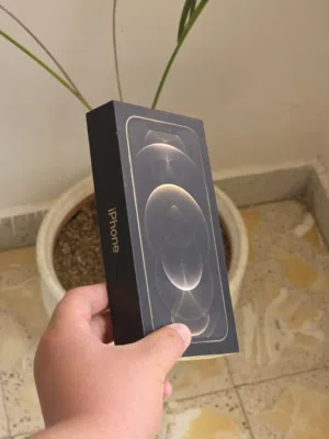 متوفر iPhone 12 Pro Max 256GB قمة في النظافة شبه جديد