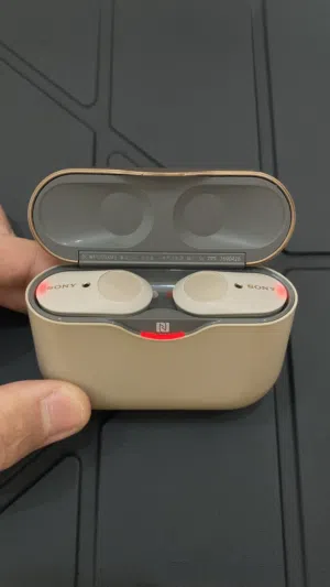 سماعات SONY WF-1000XM3 اصليه من الوكاله والسعر قابل للتفاوض