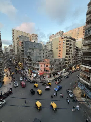 شقه في قلب شارع خالد ابن الوليد مباشر في اسكندريه