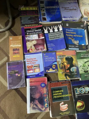كتب طلاب طب الاسنان الجامعيين وكتب IELTS