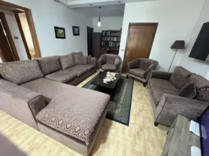 طقم كورنر (9مقاعد) بحالة جيدة جداً - 270 دينار