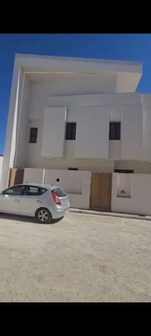 فيلا دورين وملحق مفصولات  الموقع طريق المشتل  فيديو للفيلا تواصل واتساب