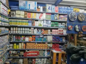 للبيع كامل محتويات محل مواد بناء وكهرباء (تصفية نهائية)