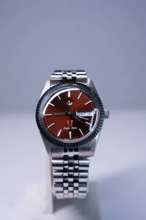 Rado purple horse.  Size 38. Swiss made.  super clean.  no scratch  Original automatic watch.