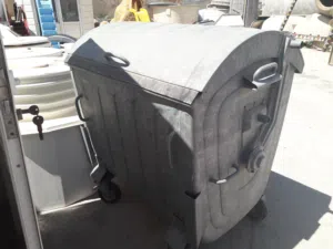 حاوية قمامة