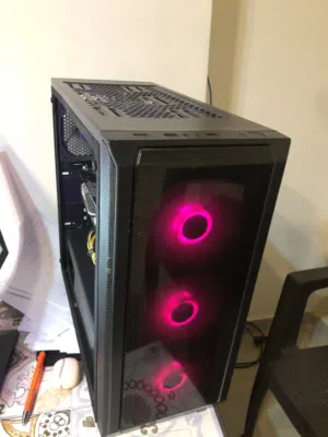 تجميعة قيمنق ومونتاج كاملة متكاملة (I5 8th + GTX 1060 6GB) مع الشاشة والملحقات بحالة ممتازة
