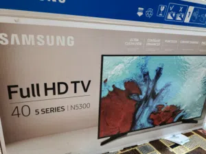 تلفزيون سامسونج 40 بوصة سمارت Full HD مع الكرتون