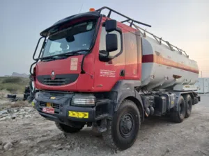 6x6 excellent condition fuel tanker Renault for sale