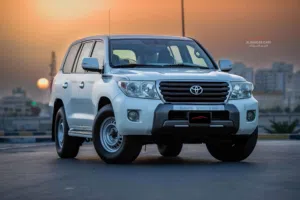 TOYOTA LAND CRUISER 2015 WHITE BAHRAIN SPEC BEST PRICE EXCELLENT CONDITION