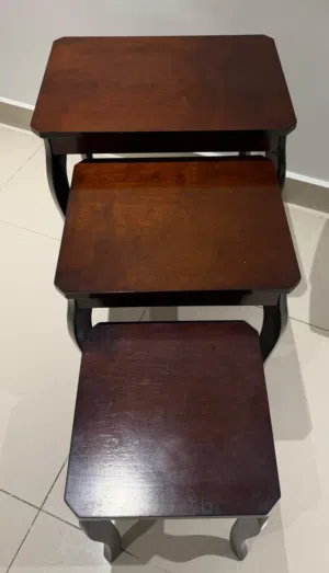 طاولات جانبية