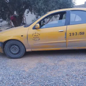 سيارة تاكسي للبيع