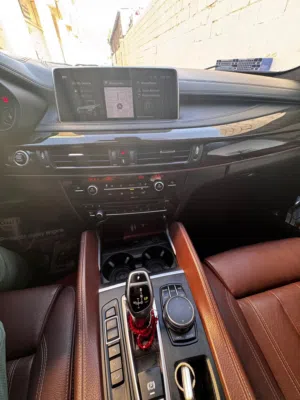 BMW X6 M50i