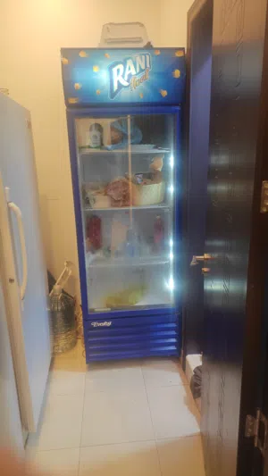 ثلاجة عرض باب واحد ماركة افريست