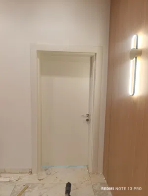 فني متميز في فك وتركيب وصناعة الاثاث والمطابخ و الابواب