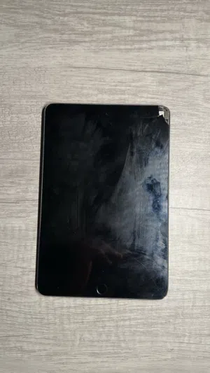 للبيع iPad Mini 5 – 64GB
