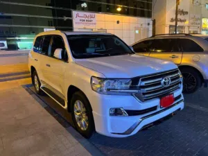 Used Toyota Land Cruiser in Abu Dhabi