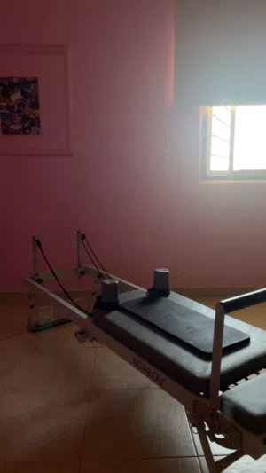 بيلاتيس ريفورمر شبه جديدة