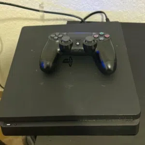 للبيعPs4 slim