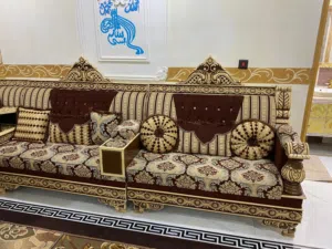 كنبات مجلس رجالي راقية للبيع و بقماش رائع