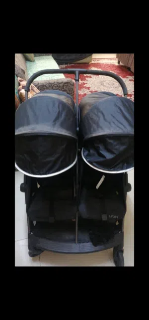 عربه اطفال للتوام مستخدم2 مره فقط سعر الشرا80 ريال  مطلوب ب55 ريال