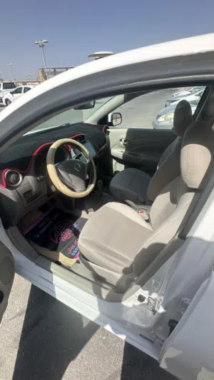 NISSAN SUNNY 2017
