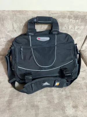 شنطه - حقيبه HIGH SIERRA تحمل باليد أو ع الكتف أو ع الظهر