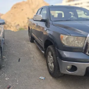 Toyota tundra 2010 5.7 V8