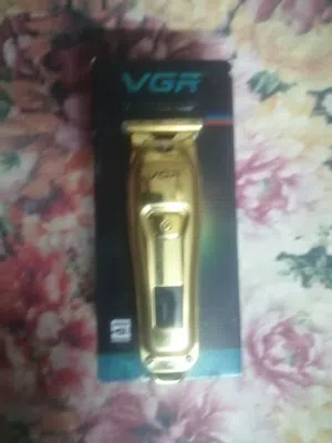 ماكينة حلاقة شعر ماركة Vgr بالشاحن