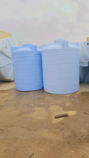 نشتري ونبيع خزانات المیاہ المستعملة، وأقوم أيضاً بأعمال الصيانة.We buy and sell used water tanks,and