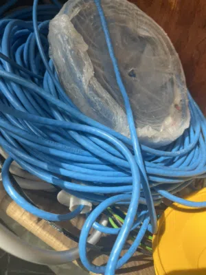 مجموعه اغراض للبناء جنكو وسكله ويرات كهربائه والإنترنت وأدوات سباكه