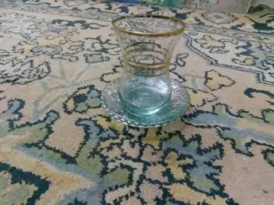 طقم استكانة مدهب انتيك عمره اكتر من 75 سنة