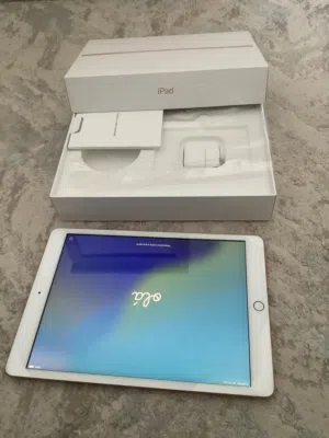 للبيع ايباد 8  - 128 go