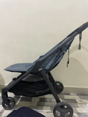 brand new mama and Pappa Stroller عربة ماما وبابا جديدة تمامًا