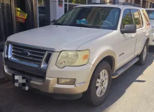 Ford Explorer 2008 with sunroof  good condition urgent sale