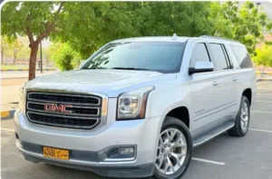 GMC Yukon xl 2017 اللون: الخارجي رمادي الداخلية بيج