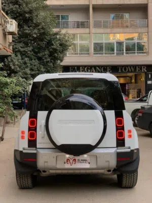 SUV Land Rover in Giza