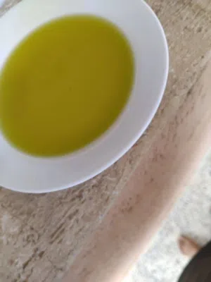بيع زيت زيتون قديش ماتبي لتر ،، في جديد وفي من عام فات