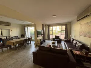 3 Bedrooms . 2 Bathrooms . 1111 m22